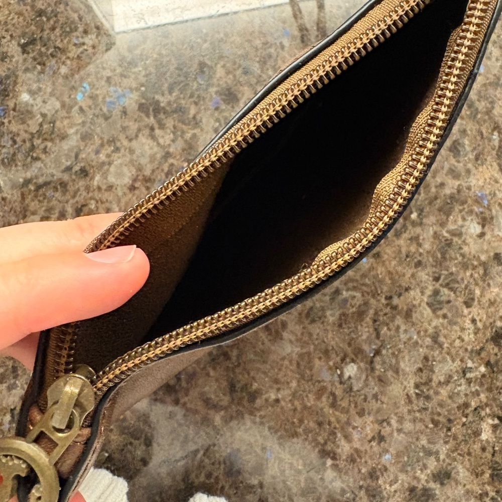 Authentic Florence Leather Market Tan Leather Wristlet Clutch Purse - Picture 4 of 5